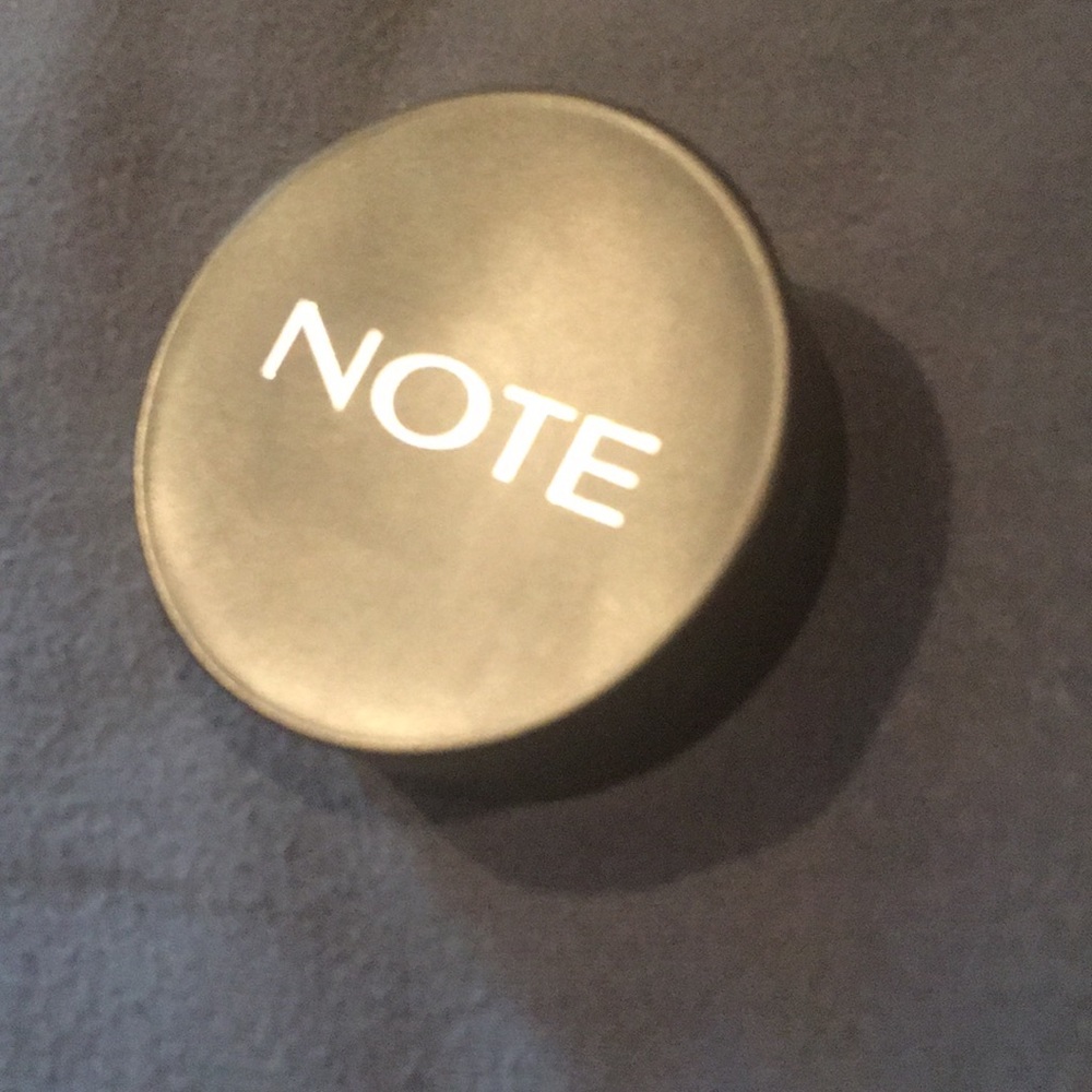 Note blush in desert rose